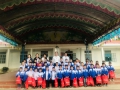Tặng mũ bảo hiểm cho hs lớp 1
